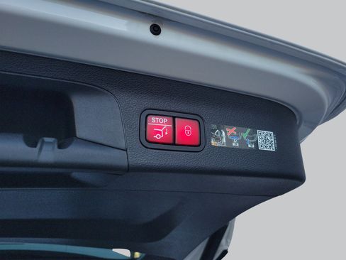 Certified 2025 Mercedes-Benz GLS 580 4MATIC image 27