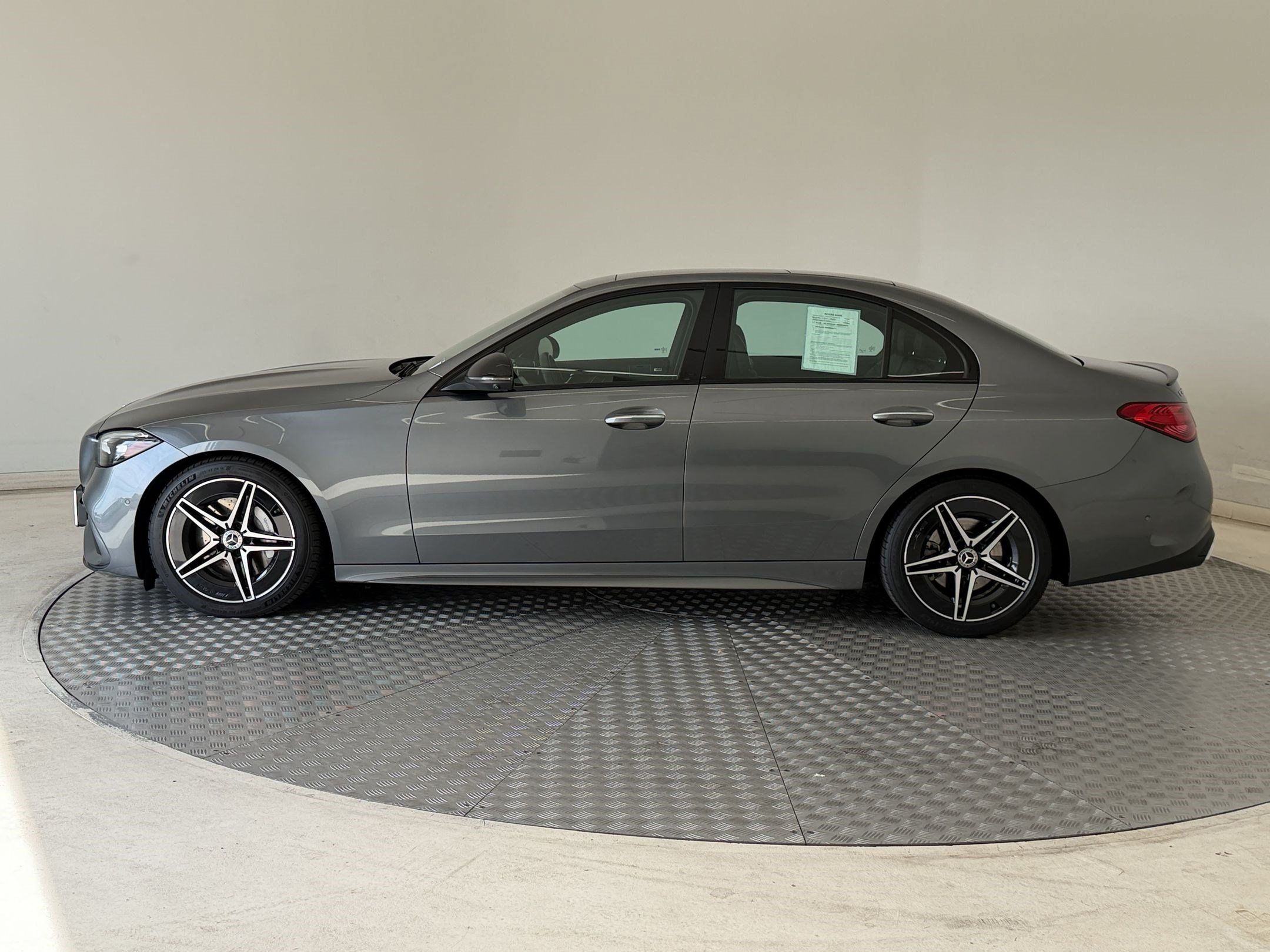 Used 2022 Mercedes-Benz C 300 4MATIC Sedan image 2