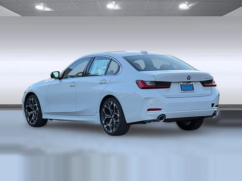 Used 2026 BMW 330i Sedan w/ Premium Package RWD image 3