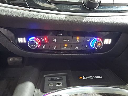 Certified 2022 Buick Enclave Avenir w/ Avenir Technology Package image 27