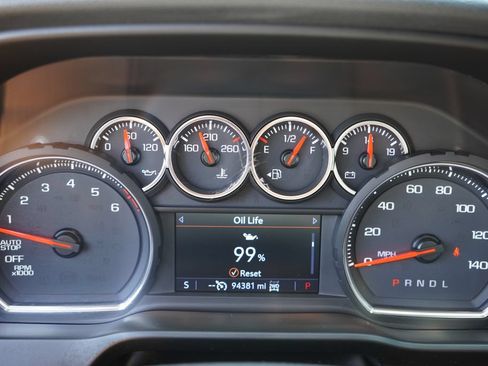 Used 2019 Chevrolet Silverado 1500 RST AWD/4WD image 33