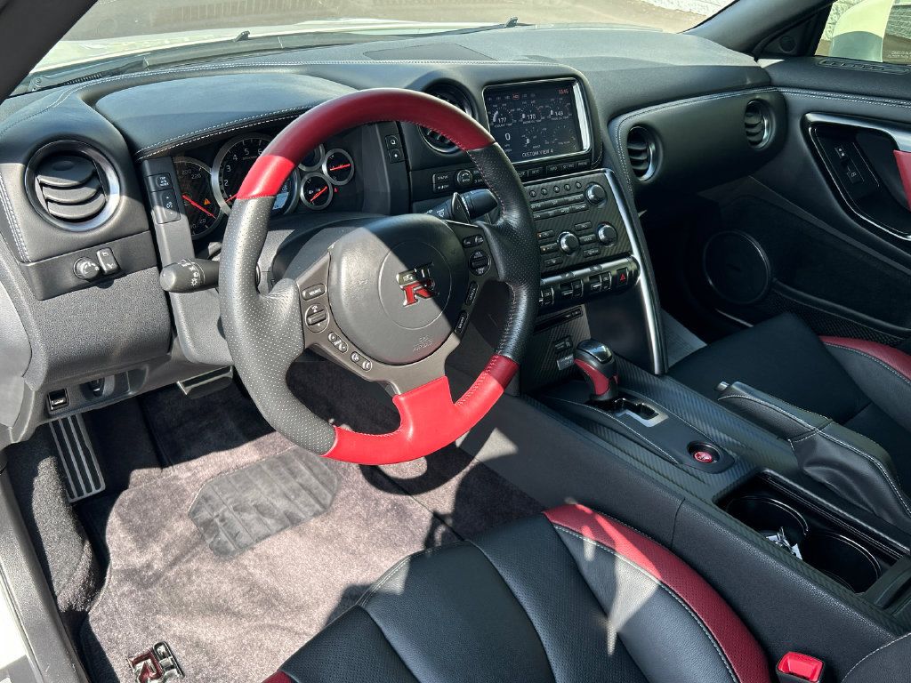 Used 2015 Nissan GT-R Black Edition AWD/4WD image 13