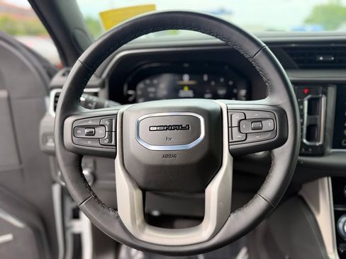 Used 2024 GMC Yukon Denali AWD/4WD image 13