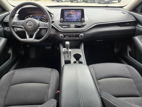 Used 2022 Nissan Altima 2.5 SV FWD image 10