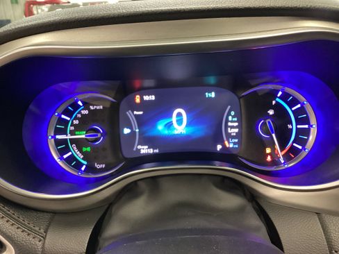 Used 2025 Chrysler Pacifica Pinnacle image 27