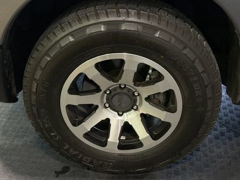 Used 2019 Nissan Titan S image 30