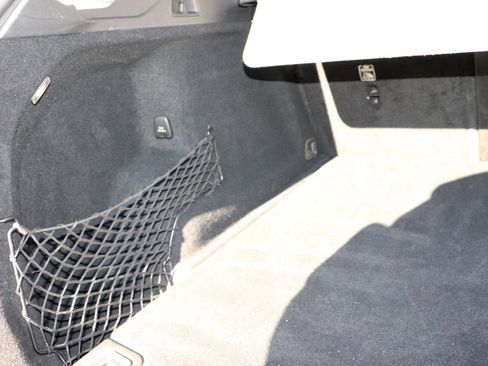 Used 2018 Volvo XC60 T6 Momentum w/ Convenience Package image 6