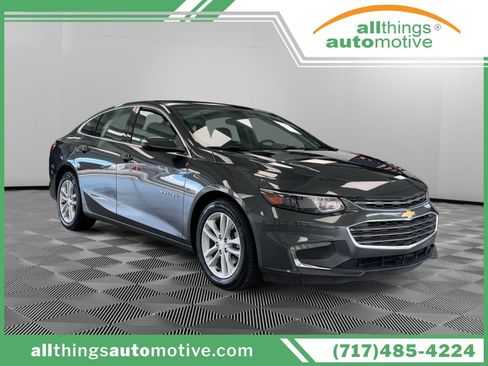 Used 2018 Chevrolet Malibu LT FWD image 1