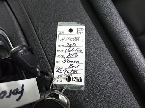 Used 2020 Cadillac XT6 Premium Luxury image 35