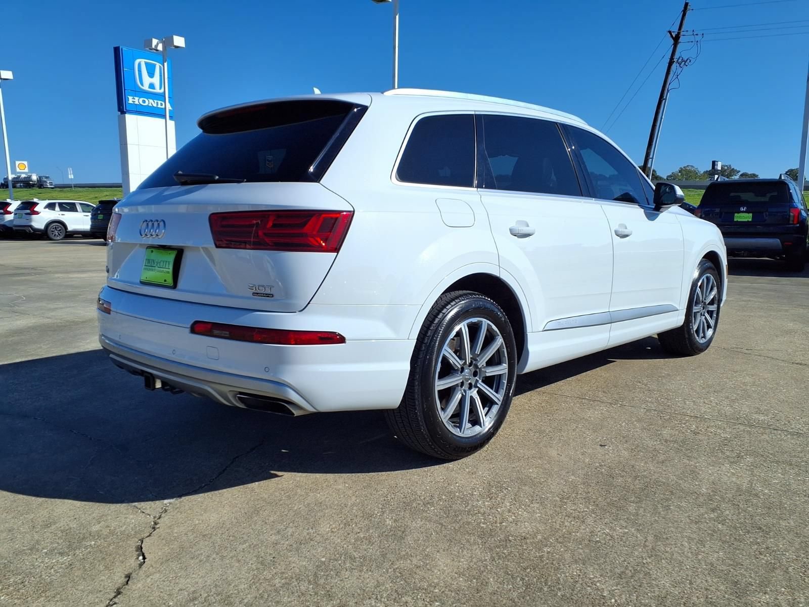 Used 2018 Audi Q7 3.0T Prestige w/ Prestige Package AWD/4WD image 2