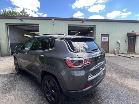 Used 2021 Jeep Compass Latitude AWD/4WD image 5