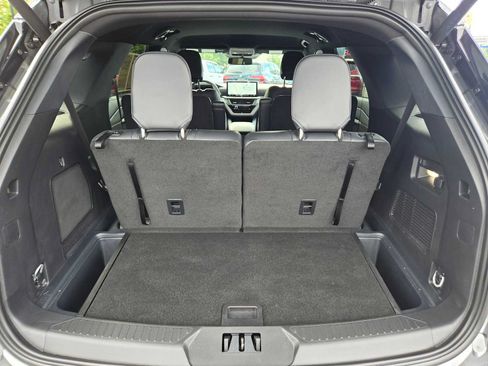 Used 2025 Ford Explorer ST-Line w/ Premium Package RWD image 13