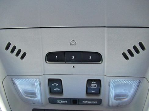 Used 2022 Chevrolet Equinox Premier AWD/4WD image 28