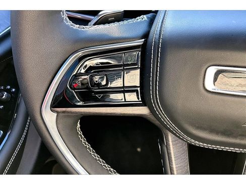 Certified 2025 Jeep Grand Cherokee Overland image 25