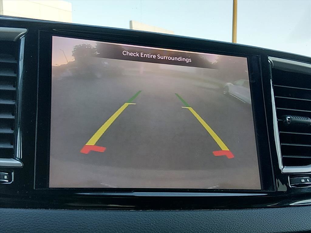 Used 2023 Chrysler Pacifica Touring-L FWD image 20