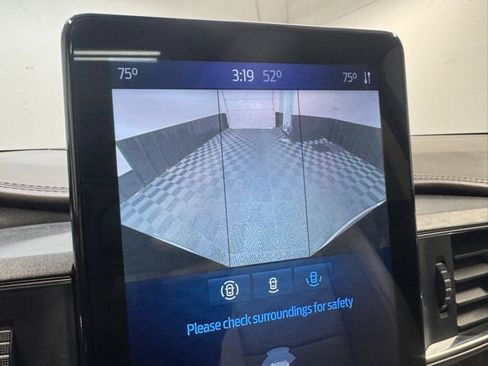 Used 2020 Ford Explorer Platinum image 18