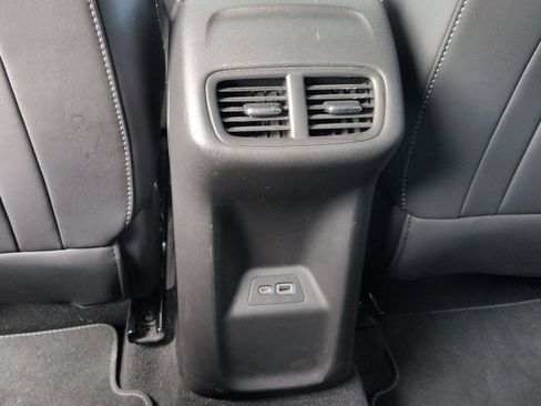 Used 2021 Buick Envision Essence w/ Technology Package I AWD/4WD image 18