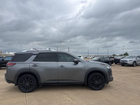 Certified 2022 Nissan Pathfinder SL w/ SL Premium Package image 26