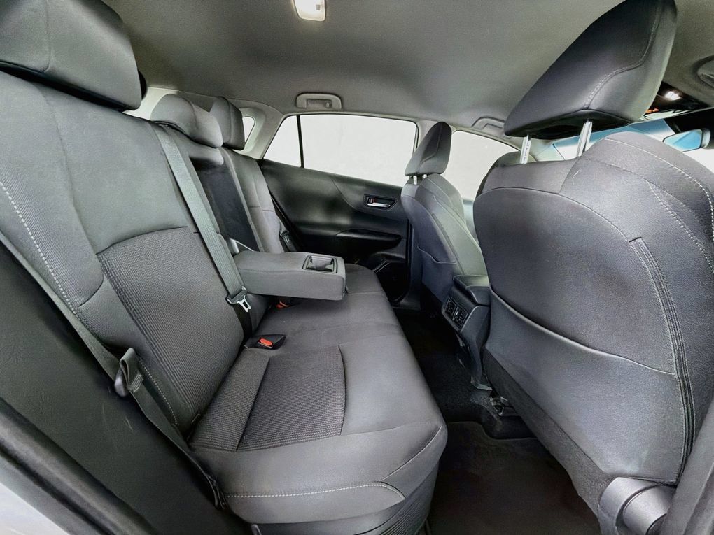 Used 2021 Toyota Venza LE AWD/4WD image 26