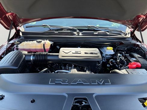Used 2025 RAM 1500 Big Horn AWD/4WD image 9