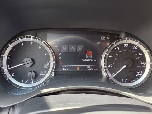 Used 2023 Toyota Highlander XSE FWD image 14