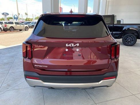 Used 2025 Kia Sorento EX image 6