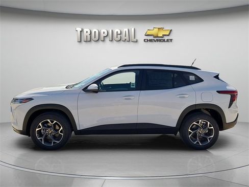 New 2026 Chevrolet Trax LT image 2