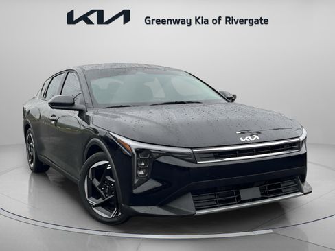 Used 2025 Kia K4 EX FWD image 1