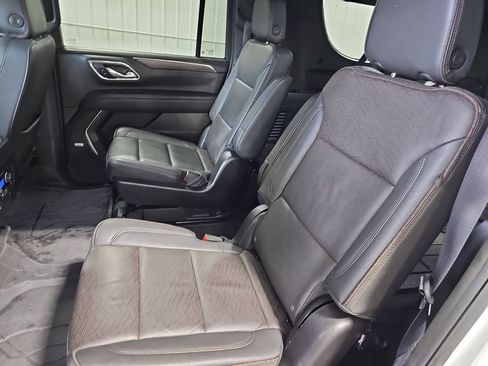 Used 2024 Chevrolet Suburban High Country w/ Max Trailering Package AWD/4WD image 14