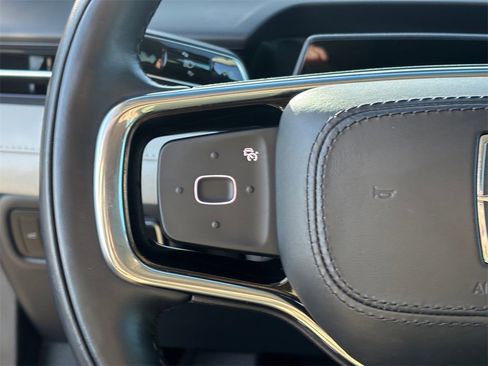 Used 2024 Lincoln Nautilus Premier w/ Equipment Group 102A image 17