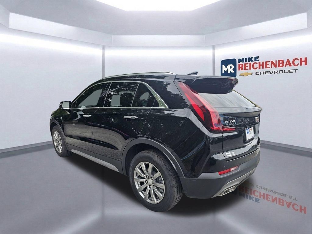 Used 2023 Cadillac XT4 Premium Luxury FWD image 6