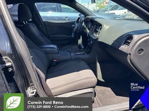Used 2018 Dodge Charger SXT w/ Blacktop Package RWD image 13