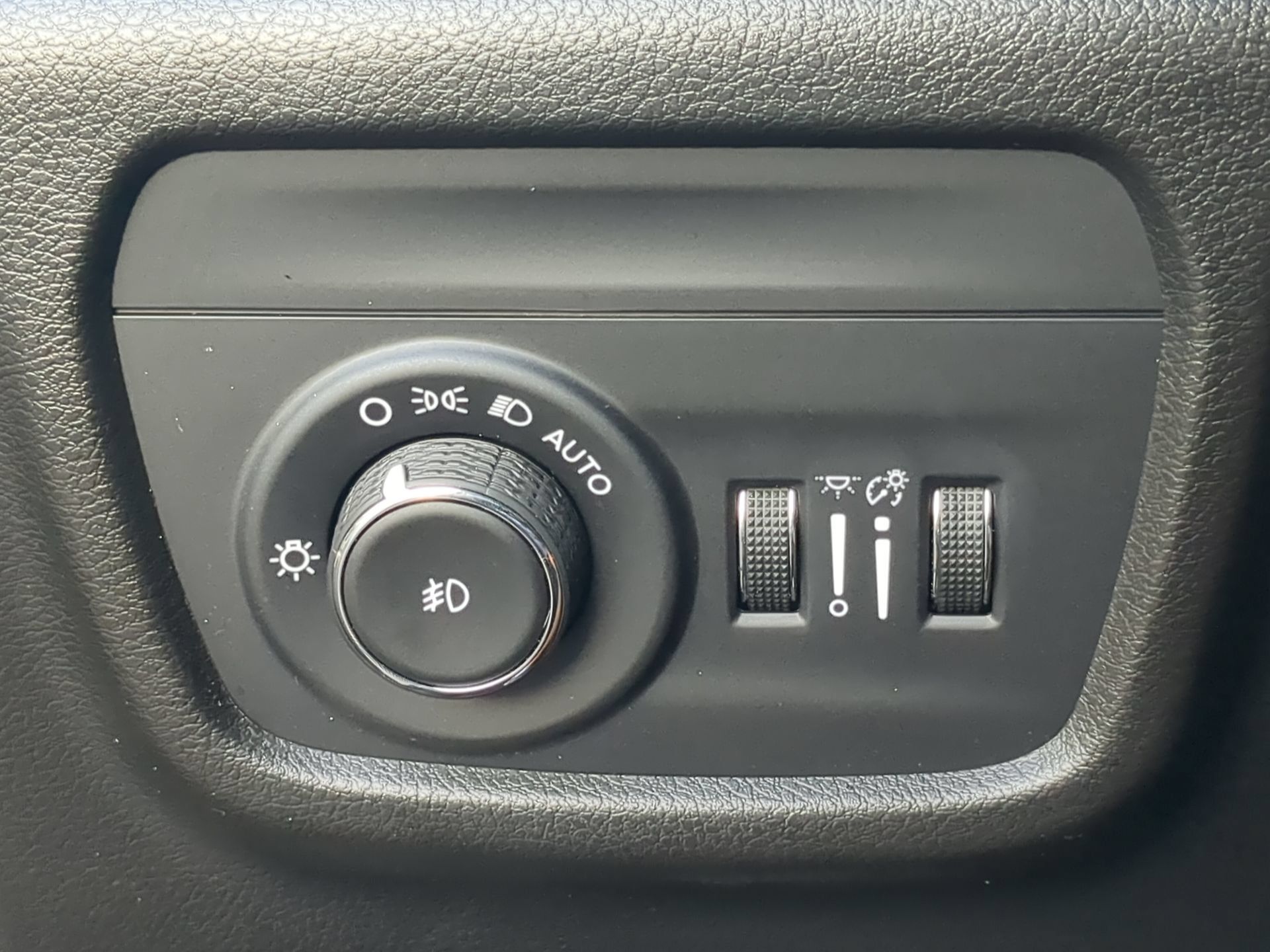 Used 2023 Jeep Grand Cherokee Limited w/ Luxury Tech Group II AWD/4WD image 66