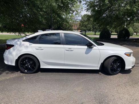 Used 2025 Honda Civic Sport image 2