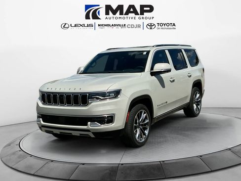 Used 2022 Jeep Wagoneer Series III w/ Premium Group I AWD/4WD image 1