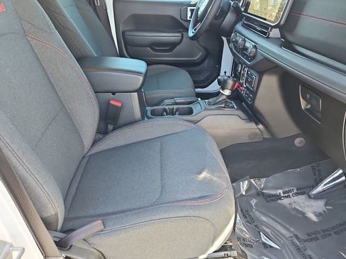 Used 2025 Jeep Wrangler Unlimited Rubicon image 18