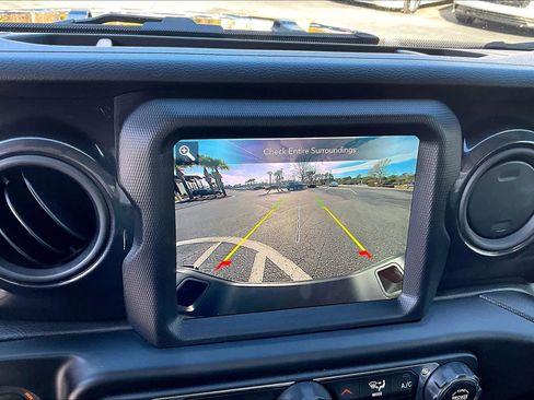 Used 2022 Jeep Gladiator Sport image 25