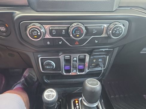 Used 2020 Jeep Wrangler Unlimited Sport AWD/4WD image 19