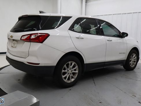 Used 2019 Chevrolet Equinox LS image 4
