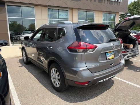 Used 2018 Nissan Rogue SV w/ Premium Package AWD/4WD image 11