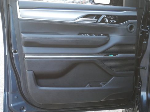 Used 2023 Jeep Grand Wagoneer 4WD image 36