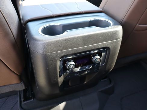 New 2026 Chevrolet Suburban High Country image 45