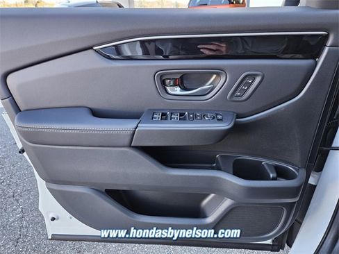 New 2025 Honda Pilot Touring image 14