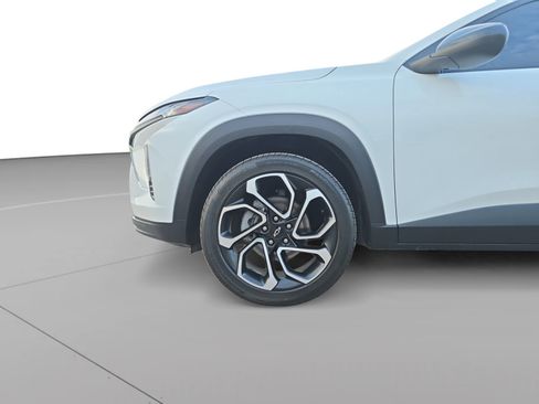 Used 2024 Chevrolet Trax RS w/ Driver Confidence Package FWD image 9