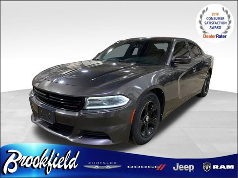 Used 2020 Dodge Charger SXT w/ Leather Interior Group image 3