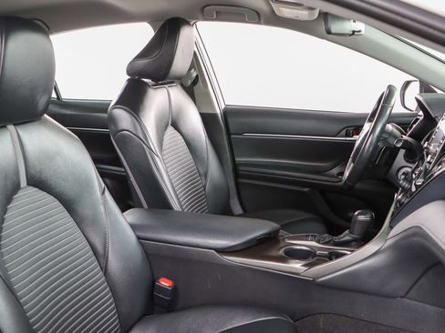 Used 2024 Toyota Camry SE w/ Blackout Package (TMS) image 26