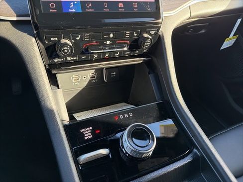 New 2025 Jeep Grand Cherokee L Limited image 18