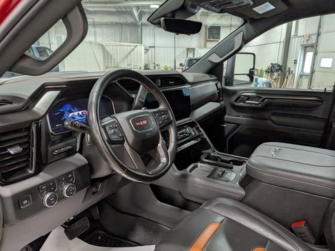Used 2024 GMC Sierra 2500 AT4 w/ Technology Package AWD/4WD image 17