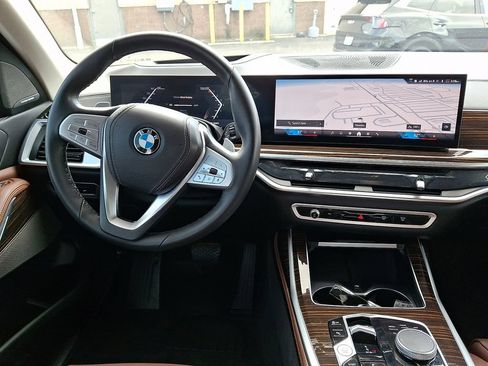 Used 2026 BMW X7 xDrive40i AWD/4WD image 13