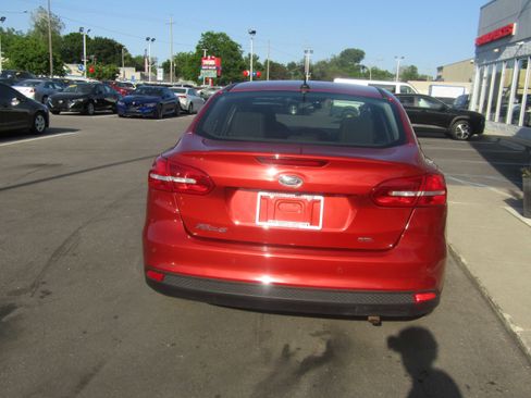 Used 2018 Ford Focus SEL FWD image 6